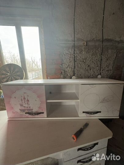 Полка настенная, стол