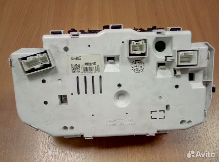 Панель приборов Mitsubishi Pajero Sport 8100B653