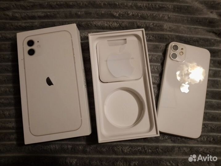 Телефон iPhone 11