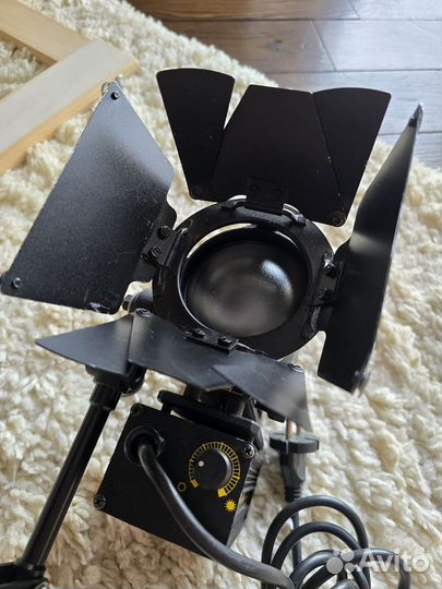 Галогенный осветитель Dedolight dlhm4-300E