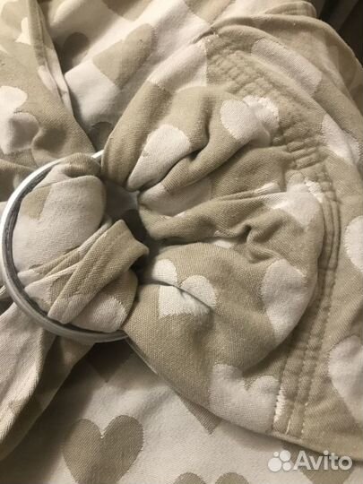 Слинг pavo сердца на серо бежевом