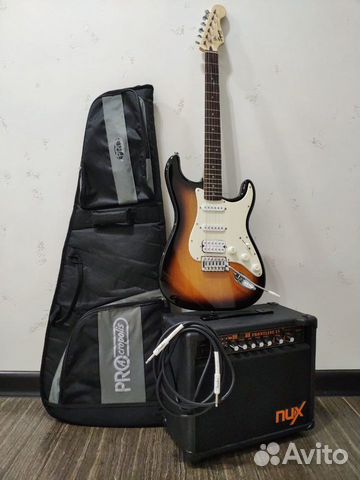 Гитара, комбик, чехол и всё, что на фото