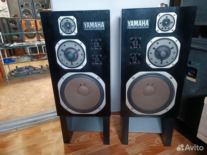 Напольная акустика Yamaha ns 1000+ родные стойки