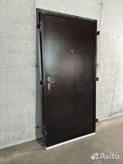 Вхожная дверь в отличном состоянии