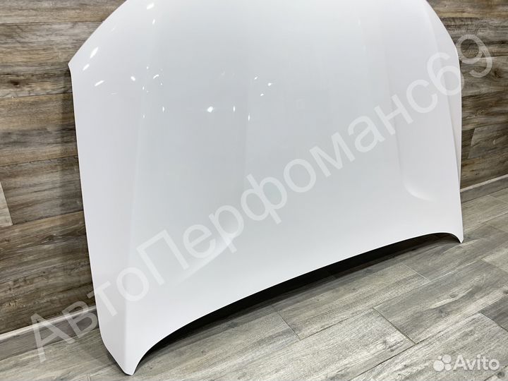 Капот (белый в цвет) Geely Atlas (2016-2022)