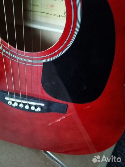 Акустическая гитара