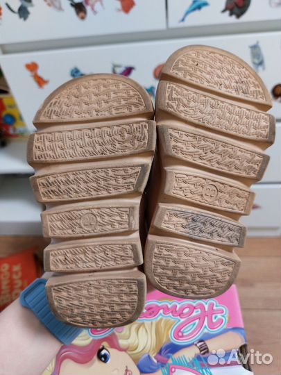 Кроссовки для девочки 22