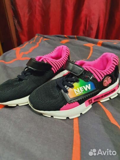 Кроссовки для девочки