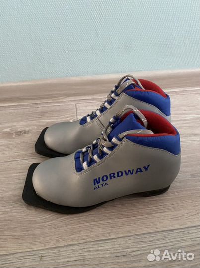 Лыжные ботинки детские