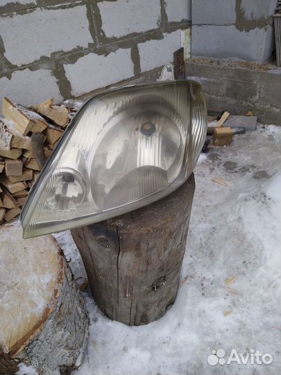 Фара левая