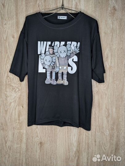 Футболка чёрная Kaws