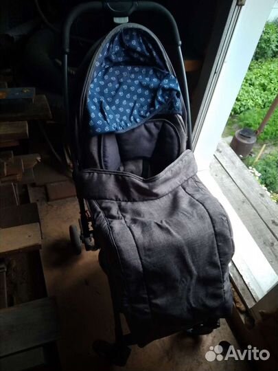 Прогулочная коляска