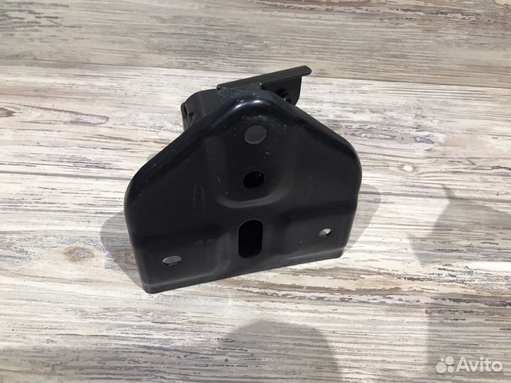 Кронштейн усилителя Mitsubishi Outlander GF