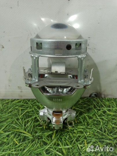 Линза в фару Toyota Camry седан 2.4 2azfe 2010