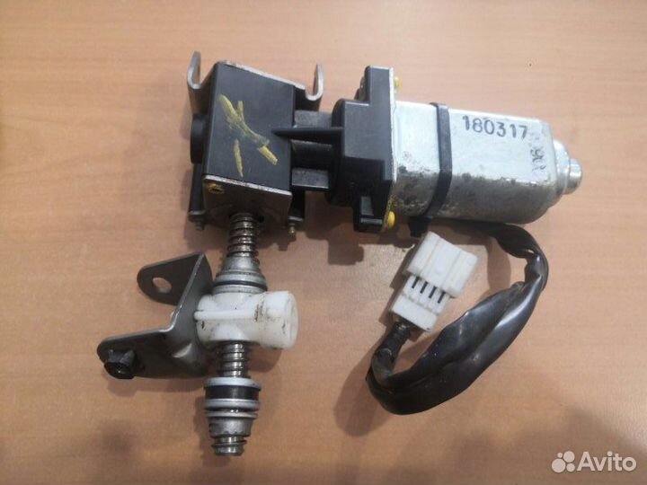 Моторчик регулировки сидений передний левый