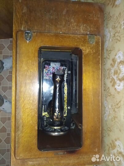 Швейная машина Зингер антиквариатная кабинетная