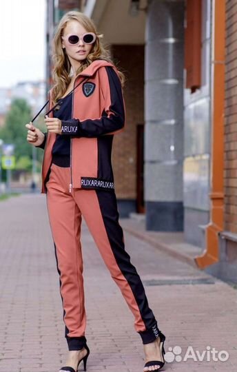 Спортивный костюм женский новый оригинал
