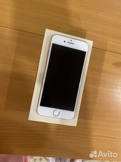 Телефон iPhone 8 64 gb