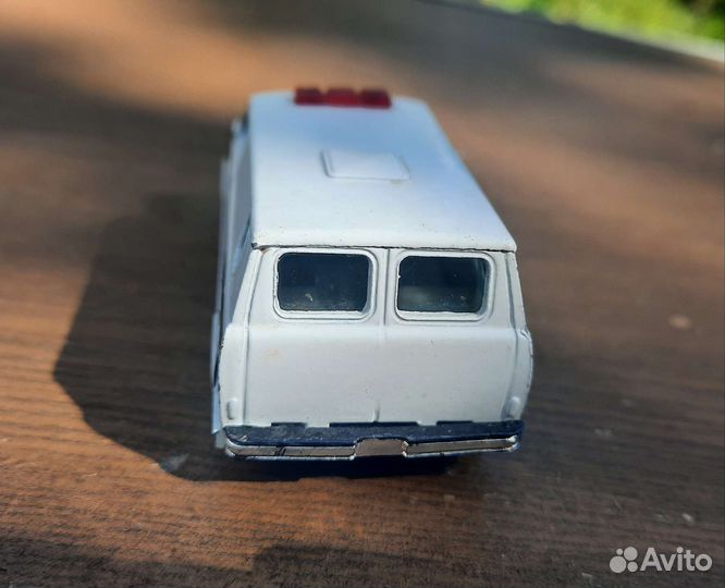Игрушечные автомобили