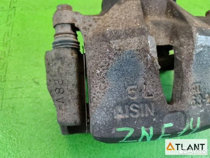 Суппорт передний левый toyota wish