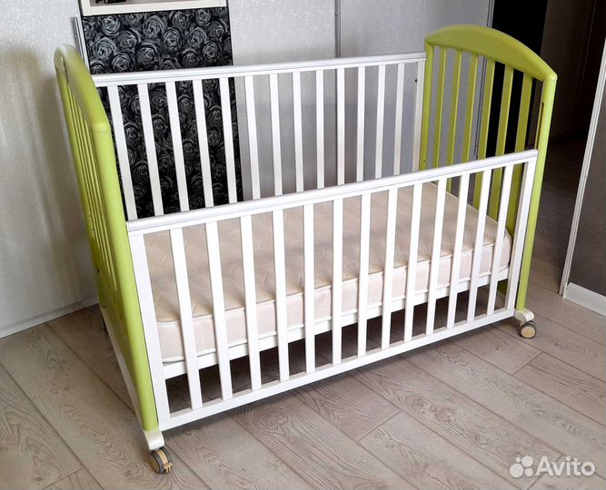 Детская кроватка