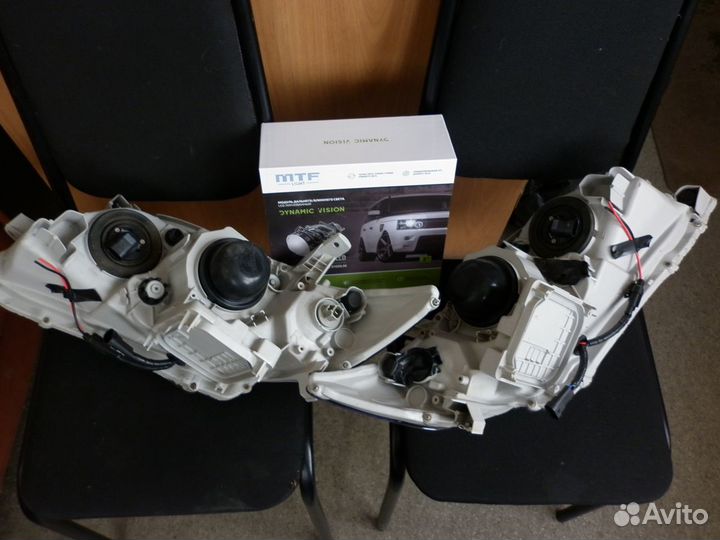 Оригинальные передние фары Toyota Camry XV40