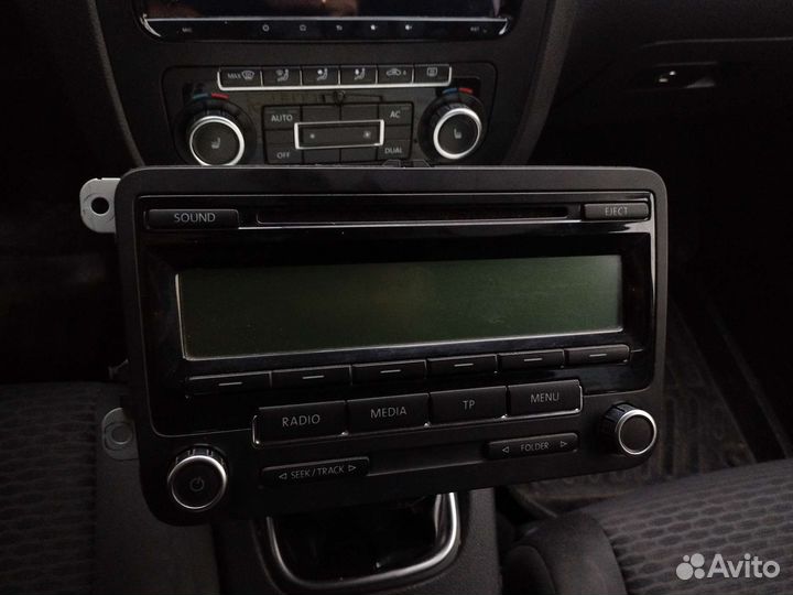 Штатная магнитола VW Jetta 5