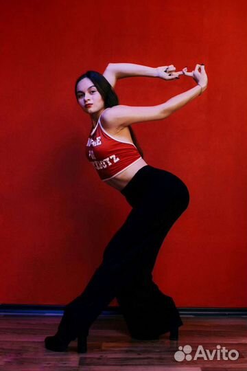 Тренер по танцам, растяжке, йоге, мягкому фитнесу