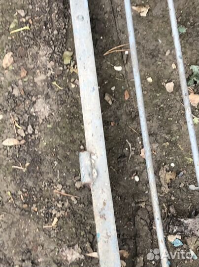 Железный створки двери