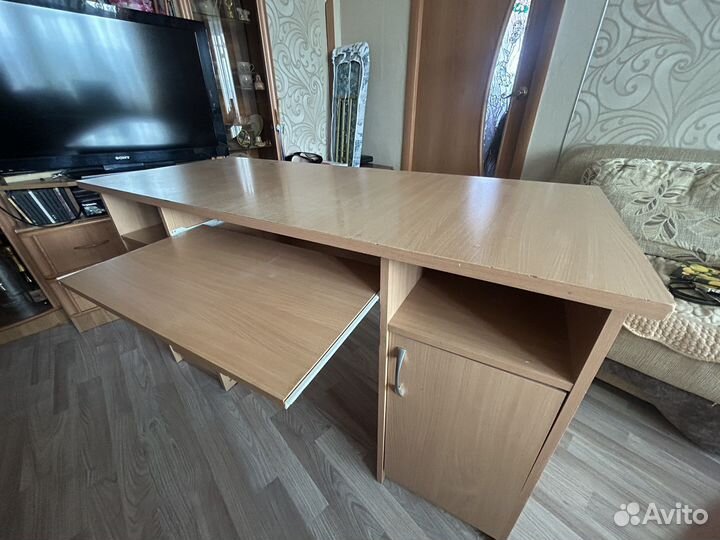 Продам стол письменный