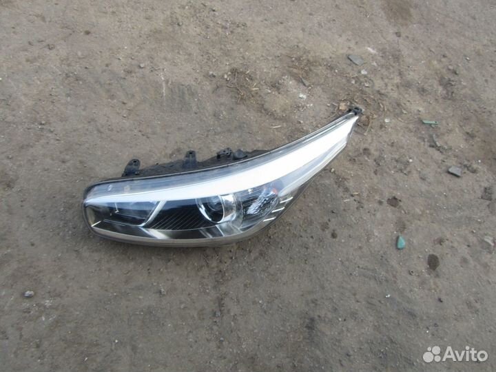 Фара передняя левая правая Киа сид Kia ceed