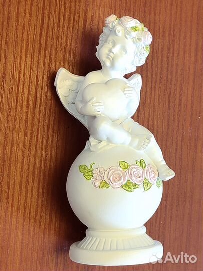 Статуэтка Ангел на шаре