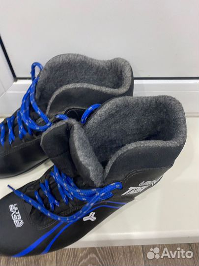 Лыжные ботинки 43 размер sns