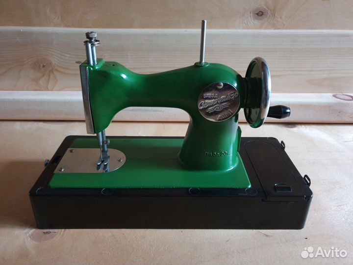 Детская швейная машинка СССР дшм-1