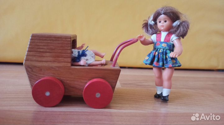 Коляска,мебель гдр для маленьких кукол,пупсиков