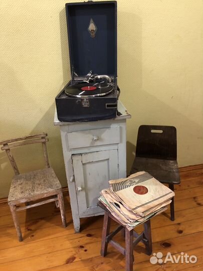 Старинный патефон