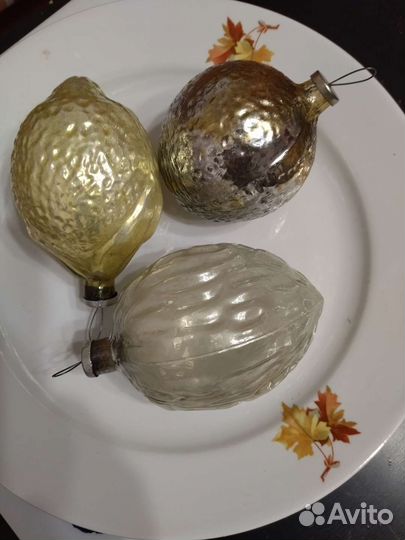 Крупные игрушки на ёлку - кремлевские