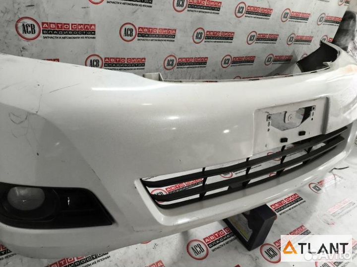 Бампер передний toyota isis