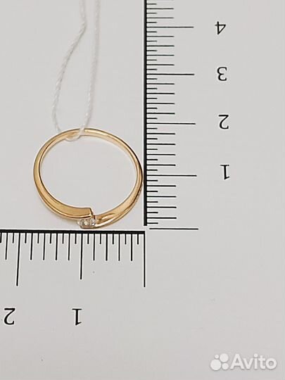 Золотое кольцо с камнем 15р