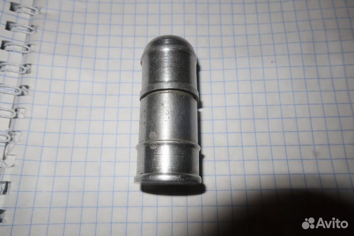 Старая бензиновая зажигалка