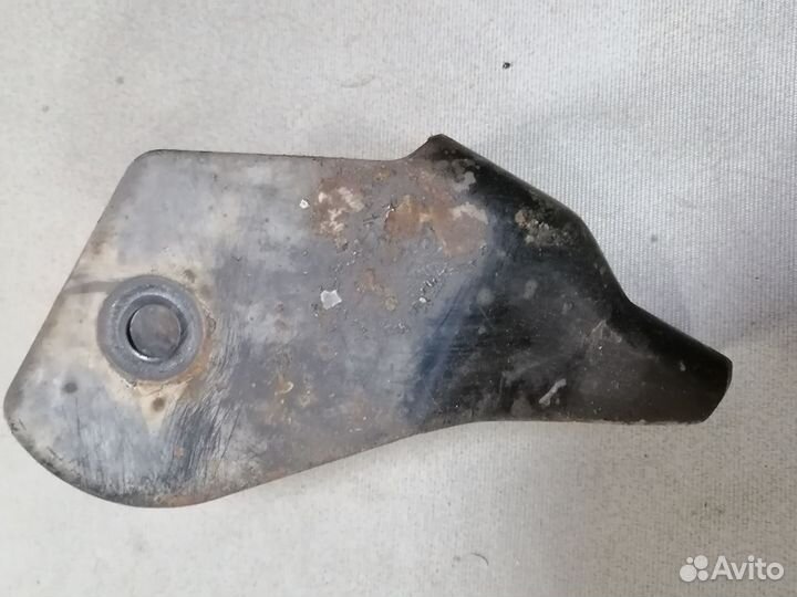 Кронштейн кпп Mitsubishi Mirage 4G15 1986-1991