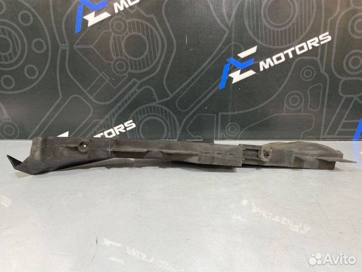 Воздуховод радиатора левый Audi A6 C5 ASN 2003