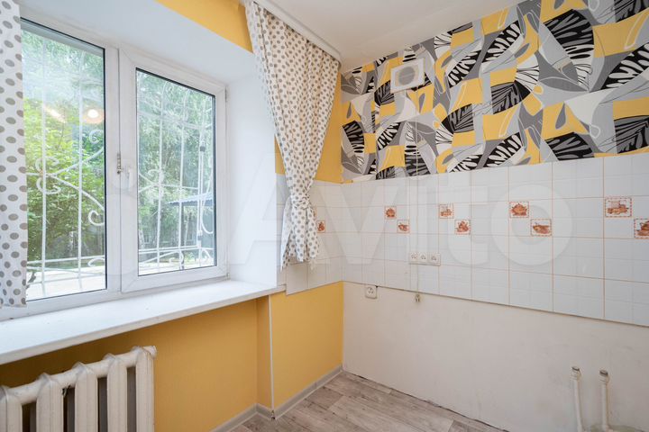 3-к. квартира, 56 м², 1/4 эт.