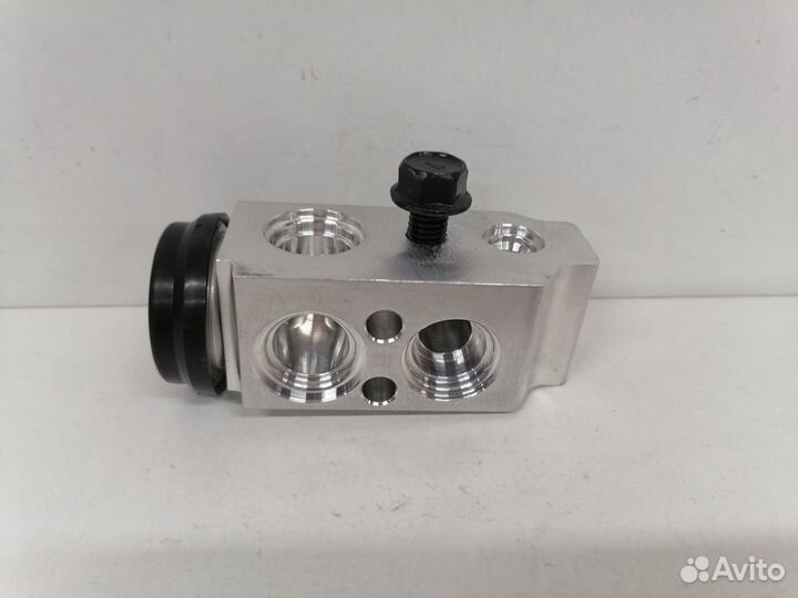 Клапан трв на Лада Приора с а/с Halla