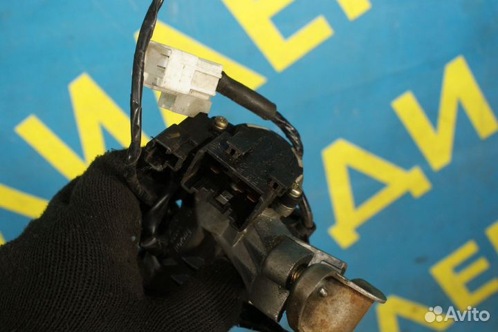 Замок зажигания toyota avensis 1