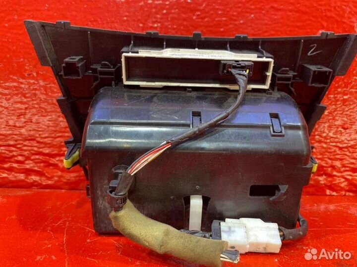 Пепельница Toyota Avensis 3 1adftv 2011