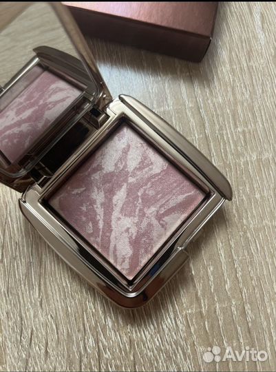 Hourglass румяна, бронзер