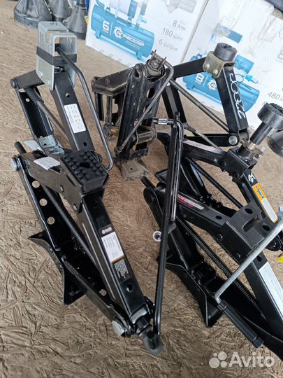 Домкрат механический винтовой на 2т