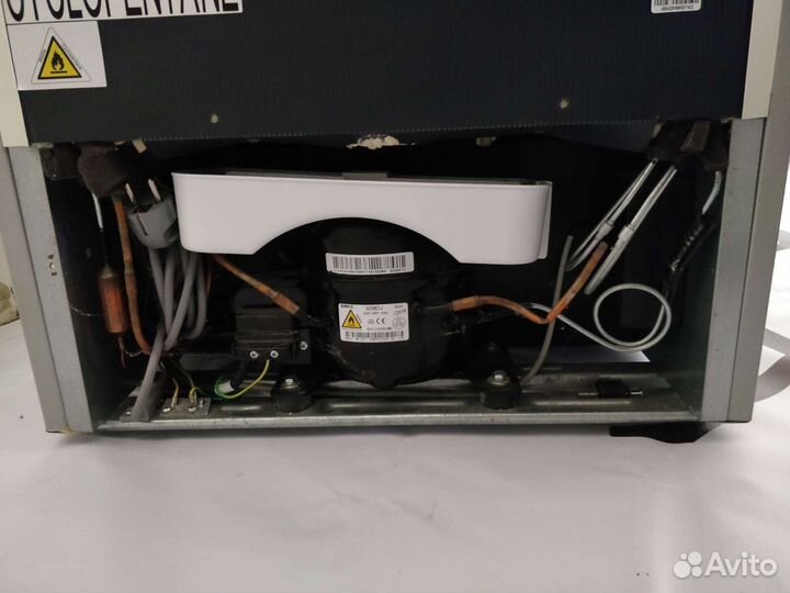 Холодильник новый (япония)