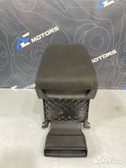 Подлокотник Volkswagen Passat Variant B6 BZB 2008